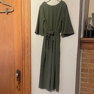 H&M Green girls pant jump suit, EUC Size 8